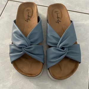 Women’s sandals